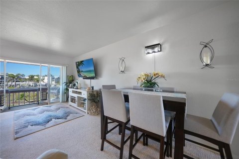 Condo in Punta Gorda, Florida, 2 bedrooms  № 1583996 - photo 12