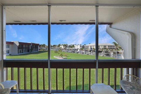 Condo in Punta Gorda, Florida, 2 bedrooms  № 1583996 - photo 2