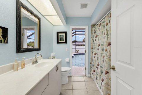 House in Port Charlotte, Florida 4 bedrooms, 190.64 sq.m. № 2403586 - photo 29