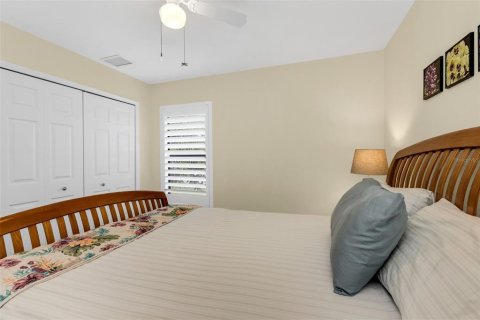 House in Port Charlotte, Florida 4 bedrooms, 190.64 sq.m. № 2403586 - photo 27