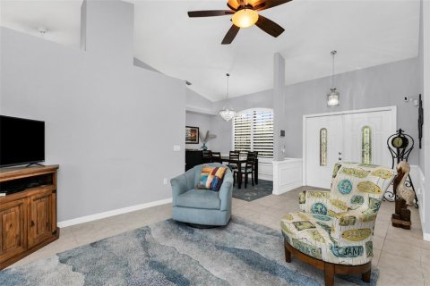 House in Port Charlotte, Florida 4 bedrooms, 190.64 sq.m. № 2403586 - photo 9