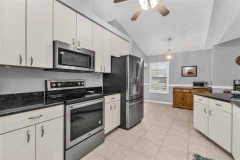 House in Port Charlotte, Florida 4 bedrooms, 190.64 sq.m. № 2403586 - photo 12