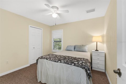 House in Port Charlotte, Florida 4 bedrooms, 190.64 sq.m. № 2403586 - photo 30