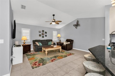 House in Port Charlotte, Florida 4 bedrooms, 190.64 sq.m. № 2403586 - photo 19