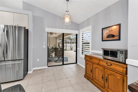 House in Port Charlotte, Florida 4 bedrooms, 190.64 sq.m. № 2403586 - photo 18
