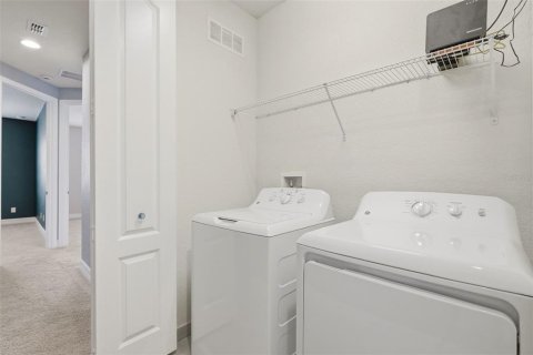 Townhouse in Orlando, Florida 3 bedrooms, 160.26 sq.m. № 2197653 - photo 25