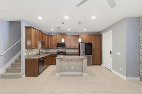 Townhouse in Orlando, Florida 3 bedrooms, 160.26 sq.m. № 2197653 - photo 4