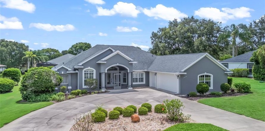 Villa ou maison à Lady Lake, Floride 3 chambres, 235.14 m2 № 1906042