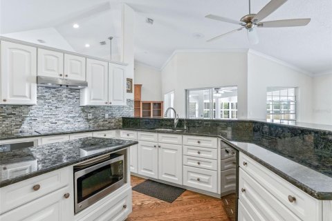 Villa ou maison à vendre à Lady Lake, Floride: 3 chambres, 235.14 m2 № 1906042 - photo 19