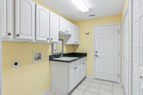 Villa ou maison à vendre à Lady Lake, Floride: 3 chambres, 235.14 m2 № 1906042 - photo 20