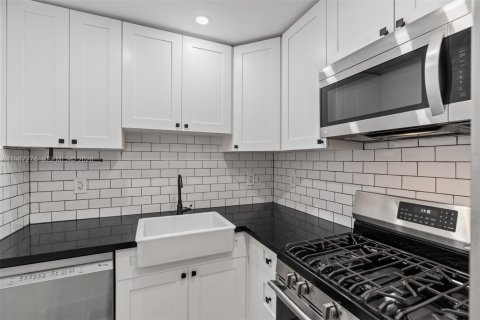 Condominio en venta en Coral Gables, Florida, 2 dormitorios, 109.62 m2 № 2029067 - foto 7