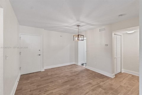 Condominio en venta en Coral Gables, Florida, 2 dormitorios, 109.62 m2 № 2029067 - foto 5