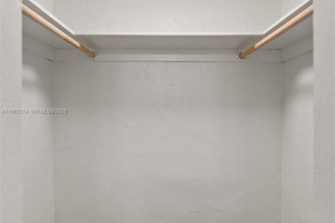 Condominio en venta en Coral Gables, Florida, 2 dormitorios, 109.62 m2 № 2029067 - foto 25