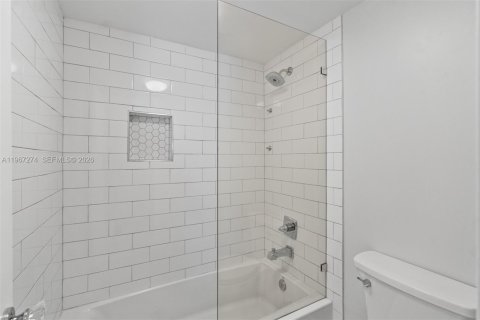 Condominio en venta en Coral Gables, Florida, 2 dormitorios, 109.62 m2 № 2029067 - foto 23