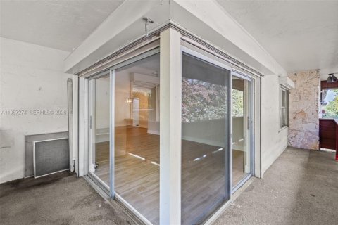 Condominio en venta en Coral Gables, Florida, 2 dormitorios, 109.62 m2 № 2029067 - foto 20