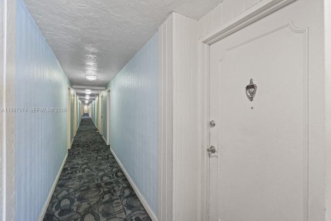 Condominio en venta en Coral Gables, Florida, 2 dormitorios, 109.62 m2 № 2029067 - foto 27