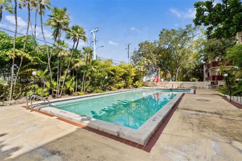 Condominio en venta en Coral Gables, Florida, 2 dormitorios, 109.62 m2 № 2029067 - foto 29