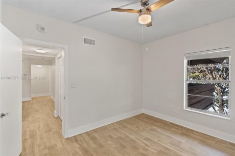 Condominio en venta en Coral Gables, Florida, 2 dormitorios, 109.62 m2 № 2029067 - foto 13