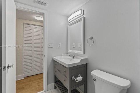 Condominio en venta en Coral Gables, Florida, 2 dormitorios, 109.62 m2 № 2029067 - foto 11