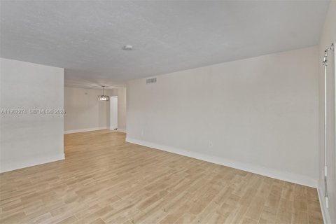 Condominio en venta en Coral Gables, Florida, 2 dormitorios, 109.62 m2 № 2029067 - foto 17