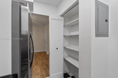 Condominio en venta en Coral Gables, Florida, 2 dormitorios, 109.62 m2 № 2029067 - foto 8