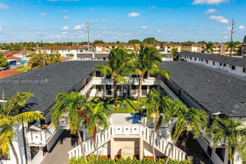 Appartement à louer à Hialeah, Floride: 2 chambres, 78.97 m2 № 2040789 - photo 2