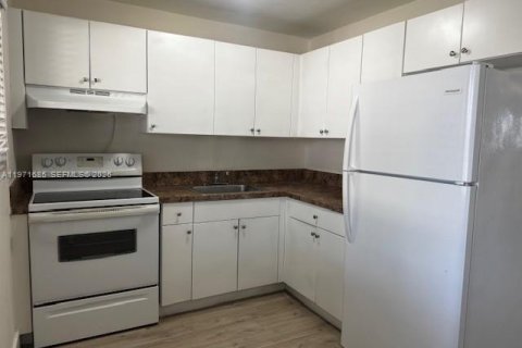 Appartement à louer à Hialeah, Floride: 2 chambres, 78.97 m2 № 2040789 - photo 10