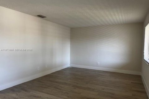 Appartement à louer à Hialeah, Floride: 2 chambres, 78.97 m2 № 2040789 - photo 14