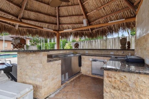 Casa en alquiler en Miami, Florida, 3 dormitorios, 167.6 m2 № 2030962 - foto 5