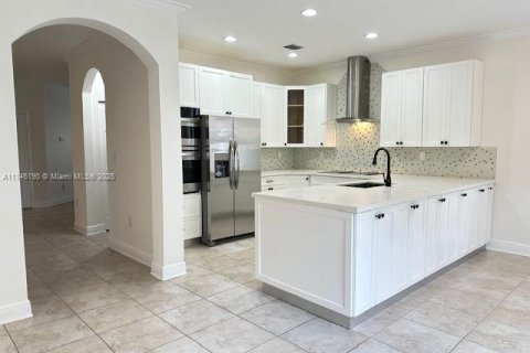 House in Hialeah, Florida 3 bedrooms, 217.86 sq.m. № 1781556 - photo 6