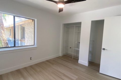 Condo in Plantation, Florida, 2 bedrooms  № 1852443 - photo 13