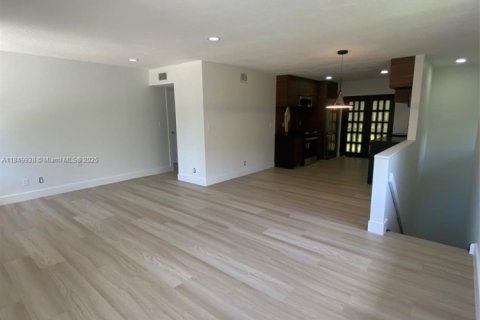 Condo in Plantation, Florida, 2 bedrooms  № 1852443 - photo 7