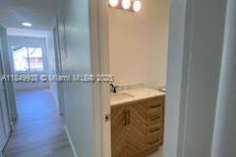 Condo in Plantation, Florida, 2 bedrooms  № 1852443 - photo 2