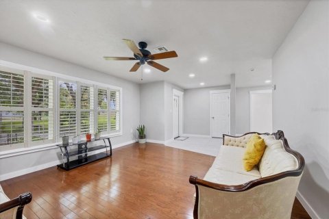 House in Port Charlotte, Florida 3 bedrooms, 122.91 sq.m. № 2410714 - photo 18