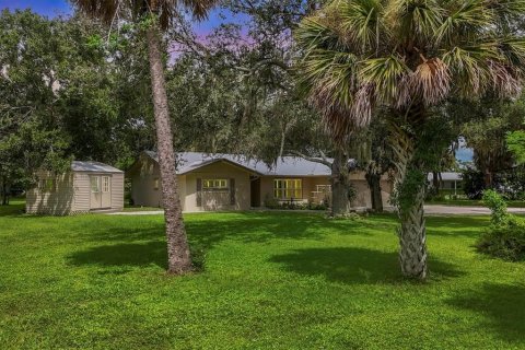 House in Port Charlotte, Florida 3 bedrooms, 122.91 sq.m. № 2410714
