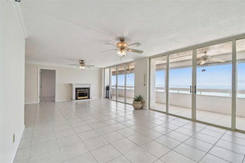Condo in Redington Shores, Florida, 3 bedrooms  № 1877441 - photo 24