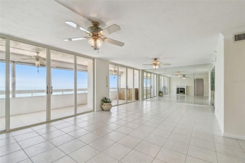 Condo in Redington Shores, Florida, 3 bedrooms  № 1877441 - photo 22