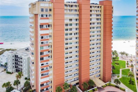 Condo in Redington Shores, Florida, 3 bedrooms  № 1877441 - photo 1