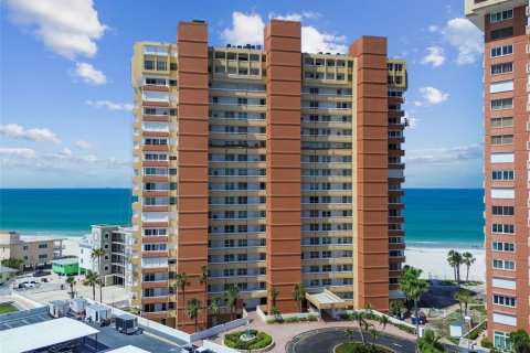 Condo in Redington Shores, Florida, 3 bedrooms  № 1877441 - photo 9