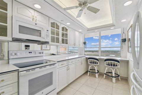 Condo in Redington Shores, Florida, 3 bedrooms  № 1877441 - photo 14