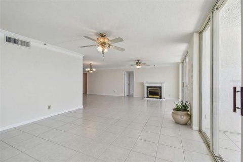 Condo in Redington Shores, Florida, 3 bedrooms  № 1877441 - photo 25