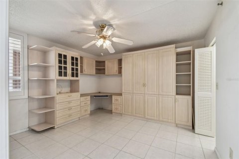 Condo in Redington Shores, Florida, 3 bedrooms  № 1877441 - photo 12