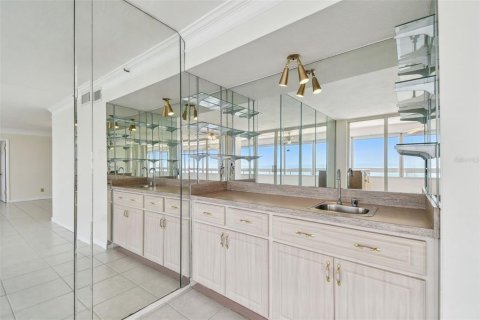 Condo in Redington Shores, Florida, 3 bedrooms  № 1877441 - photo 27