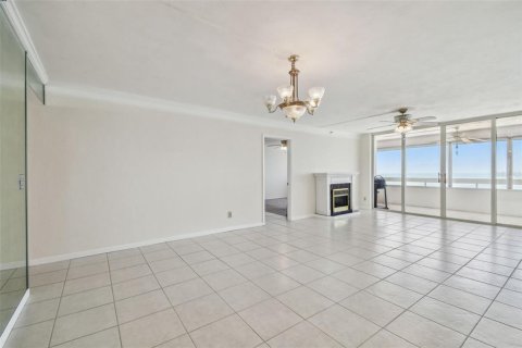 Condo in Redington Shores, Florida, 3 bedrooms  № 1877441 - photo 19