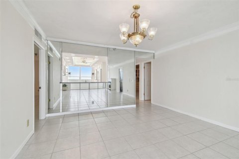 Condo in Redington Shores, Florida, 3 bedrooms  № 1877441 - photo 20