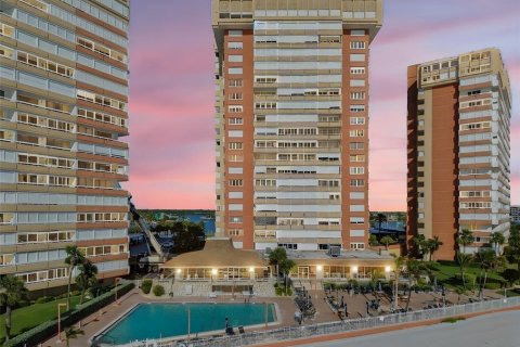 Condo in Redington Shores, Florida, 3 bedrooms  № 1877441 - photo 8