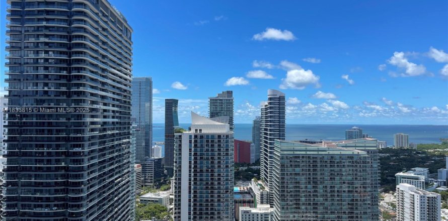 Condominio en Miami, Florida, 1 dormitorio № 1814581