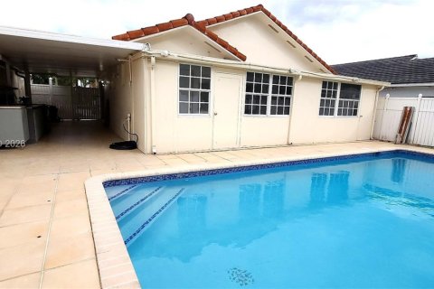 Снять в аренду виллу или дом в Майами, Флорида 3 спальни, 140.93м2, № 2004376 - фото 19