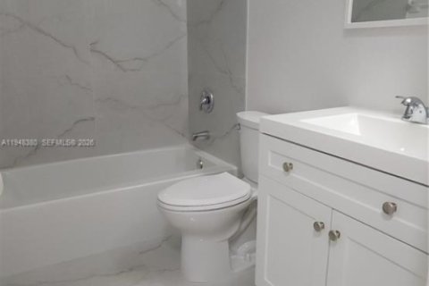 Снять в аренду виллу или дом в Майами, Флорида 3 спальни, 140.93м2, № 2004376 - фото 17