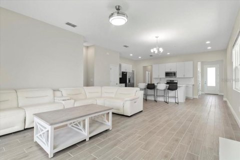 Купить виллу или дом в Киссимми, Флорида 6 комнат, 144.65м2, № 2122490 - фото 2